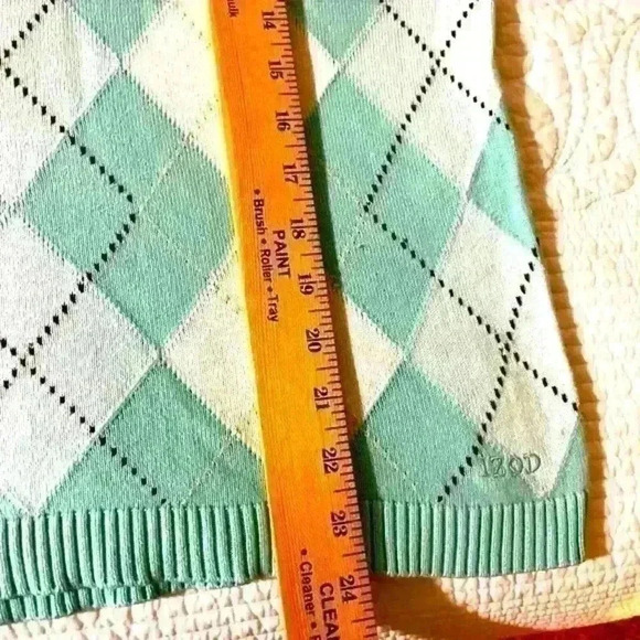 Women’s Izod Sweater - Medium - Picture 5 of 5